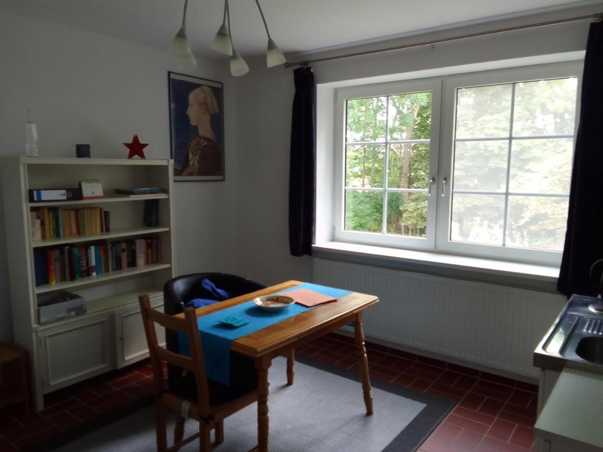 Laendliche 1-raumwohnung Im Park * Thulendorf
